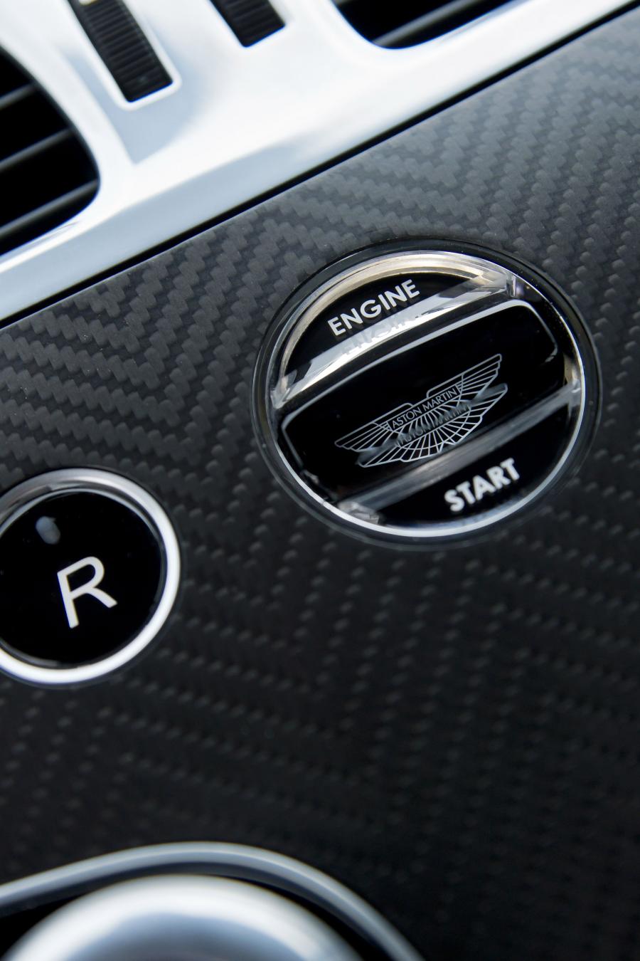 Детали интерьера Aston Martin Vanquish 2012 года  (UK) (фото 80 из 170)